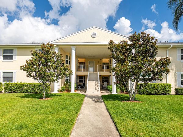 422 Grove Isle Circle, Vero Beach, FL 32962