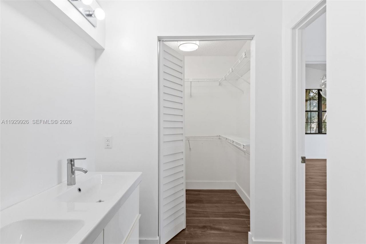 15569 N Miami Lakeway N, Unit 205-16, Miami Lakes, FL 33014 Photo