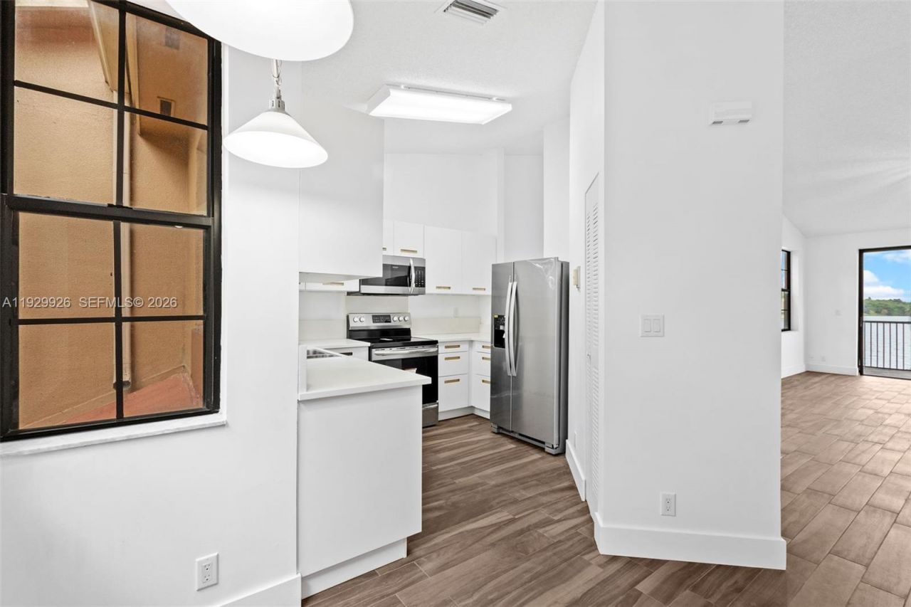 15569 N Miami Lakeway N, Unit 205-16, Miami Lakes, FL 33014 Photo