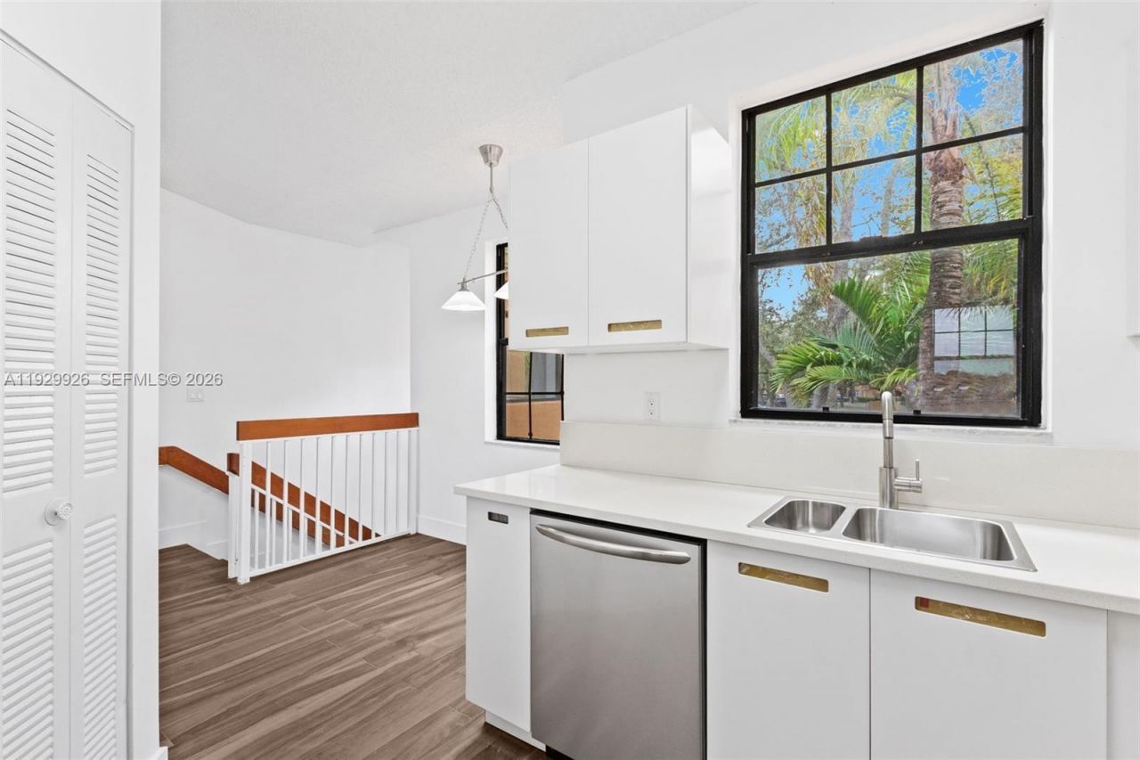 15569 N Miami Lakeway N, Unit 205-16, Miami Lakes, FL 33014 Photo