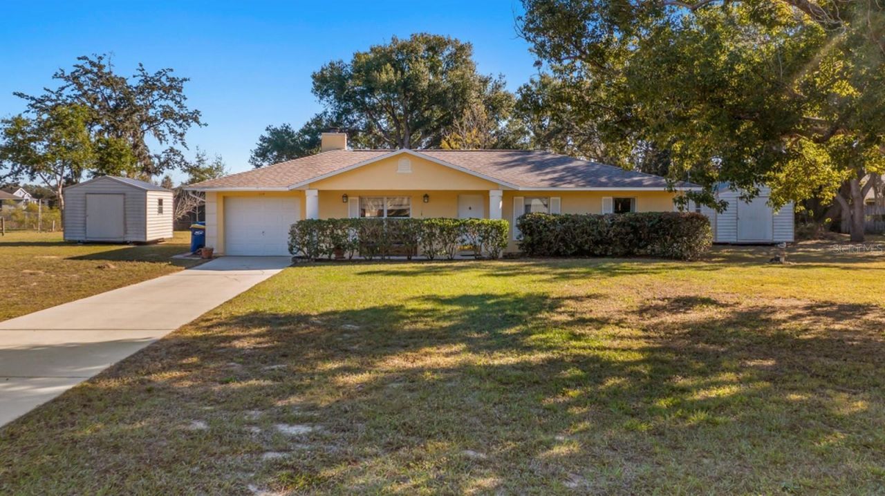 104 6th Avenue, Howey in the Hills, FL 34737 Main Photo