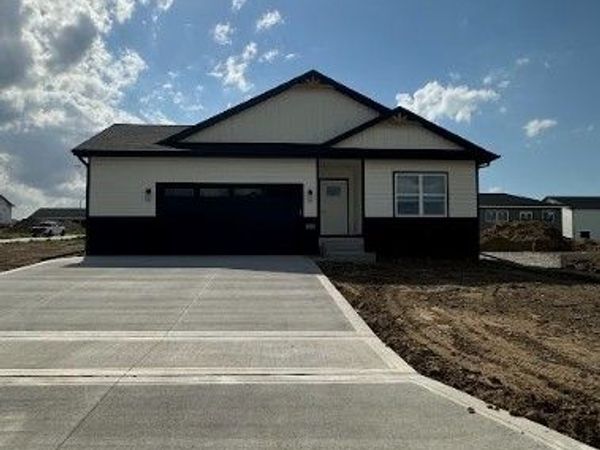 1666 22nd Avenue SE, Altoona, IA 50009