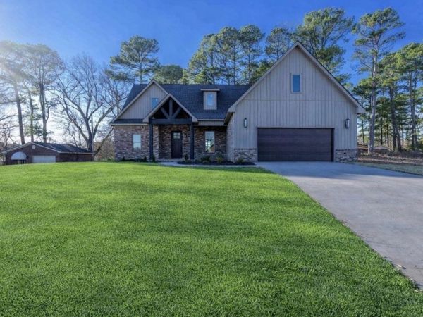 687 Oakview Cir, Killen, AL