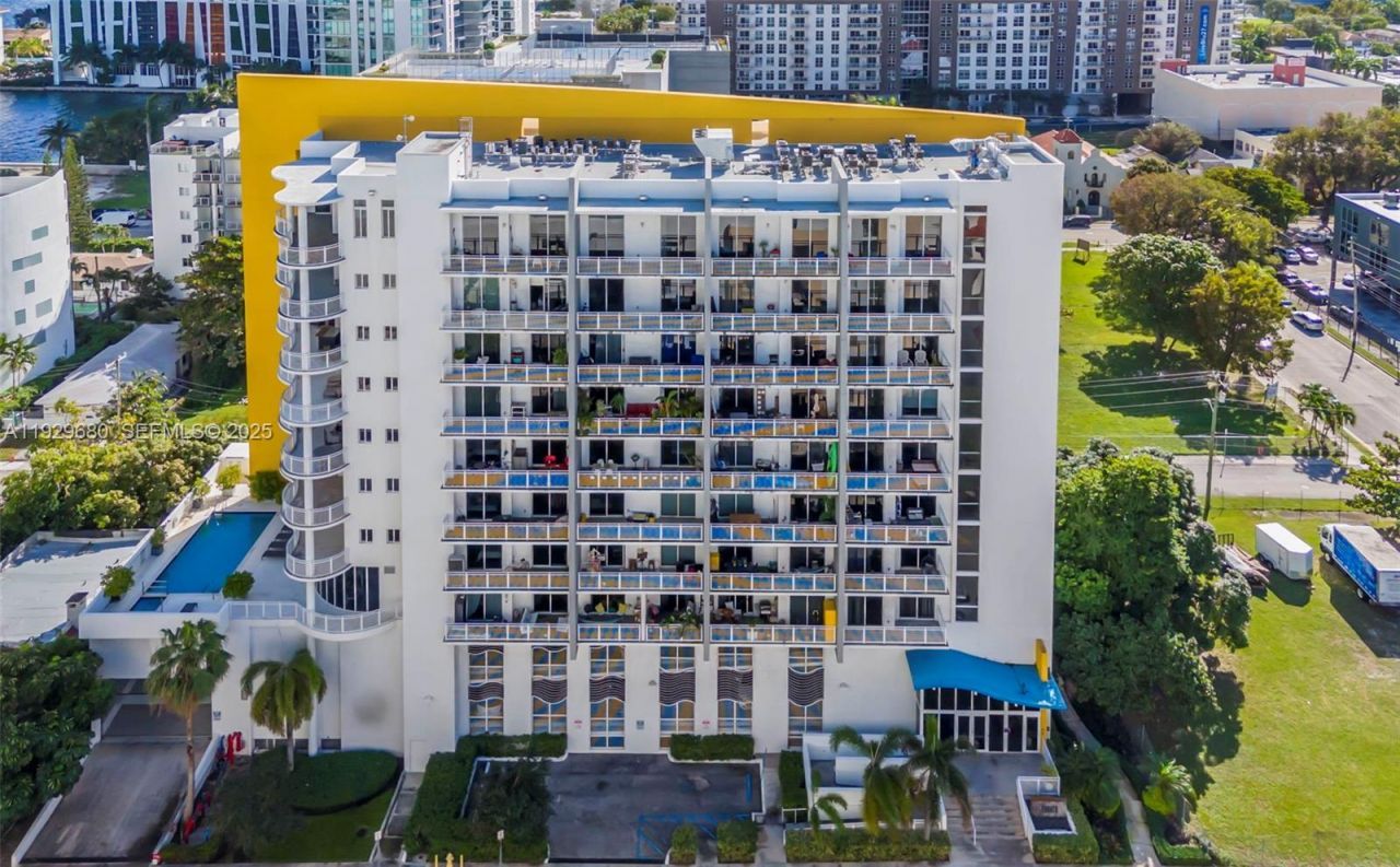 444 NE 30th St, Unit 1105, Miami, FL 33137 Photo