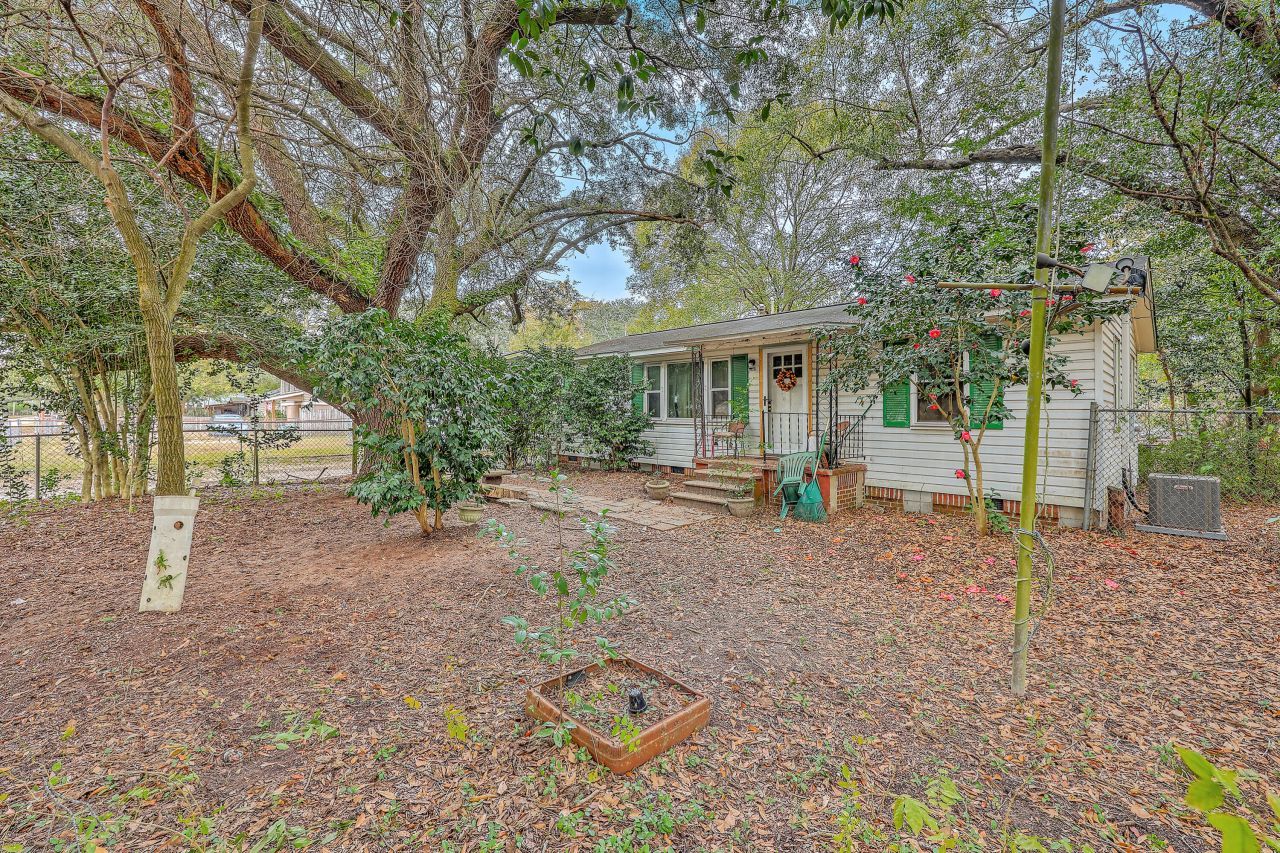 1634 Sumner Avenue Photo 7