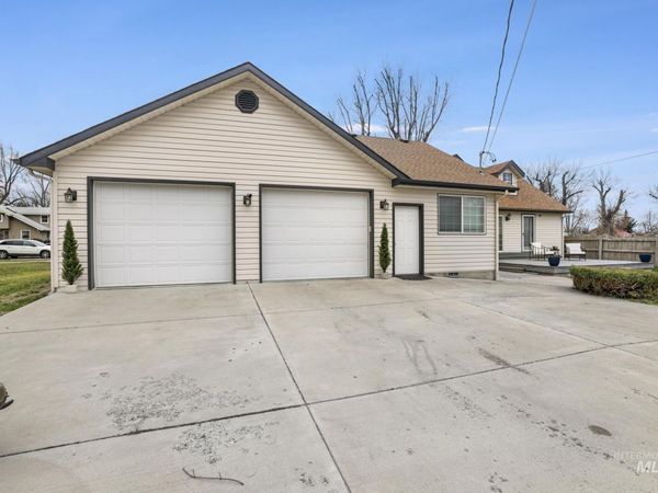 302 Nevada Street, Gooding, ID 83330