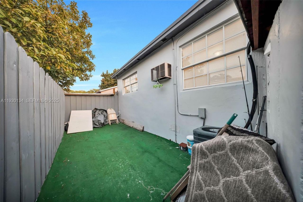 115 NW 56th Ave, Miami, FL 33126 Photo