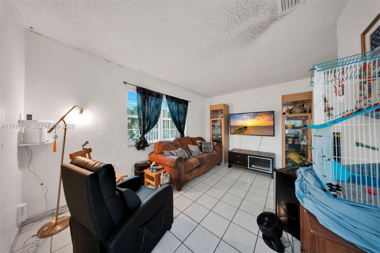 115 NW 56th Ave, Miami, FL 33126 Photo