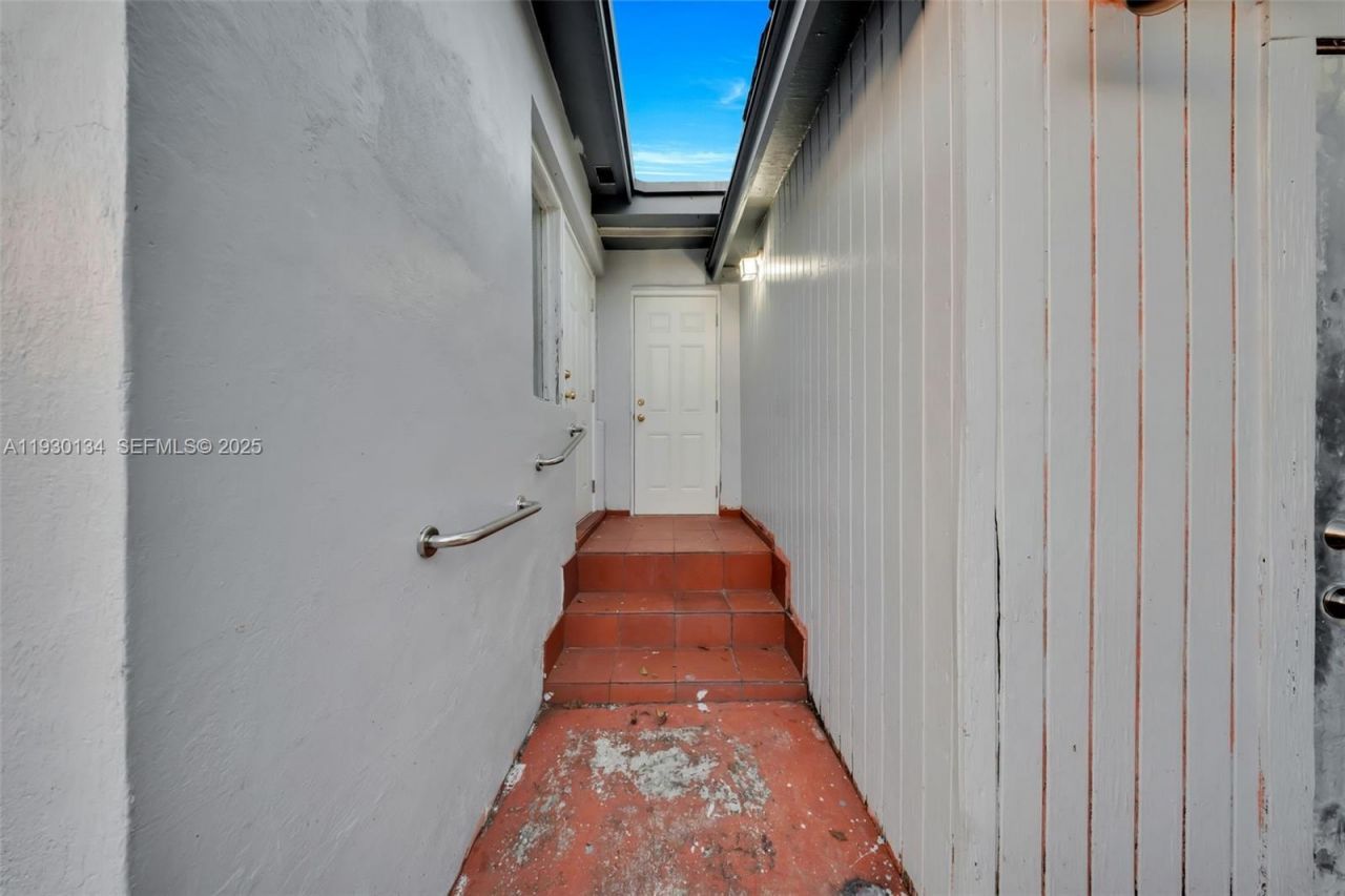 115 NW 56th Ave, Miami, FL 33126 Photo