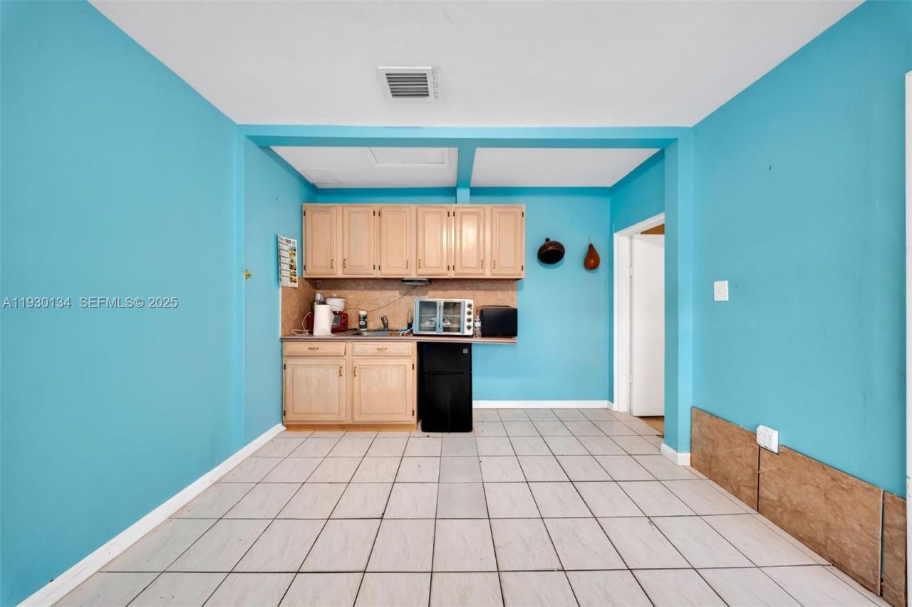 115 NW 56th Ave, Miami, FL 33126 Photo