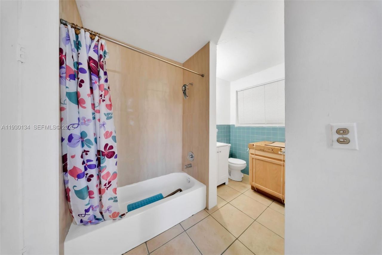 115 NW 56th Ave, Miami, FL 33126 Photo