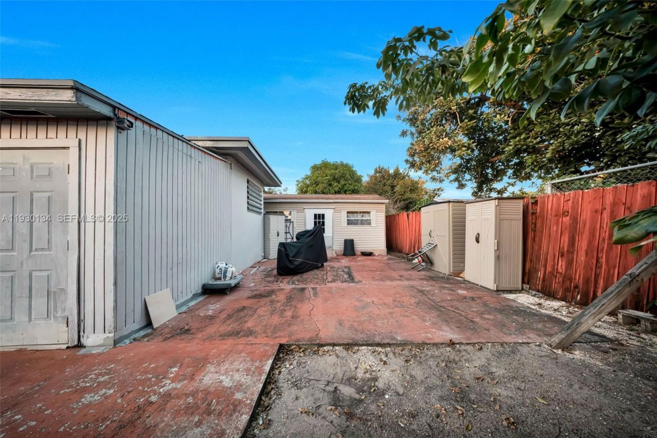 115 NW 56th Ave, Miami, FL 33126 Photo