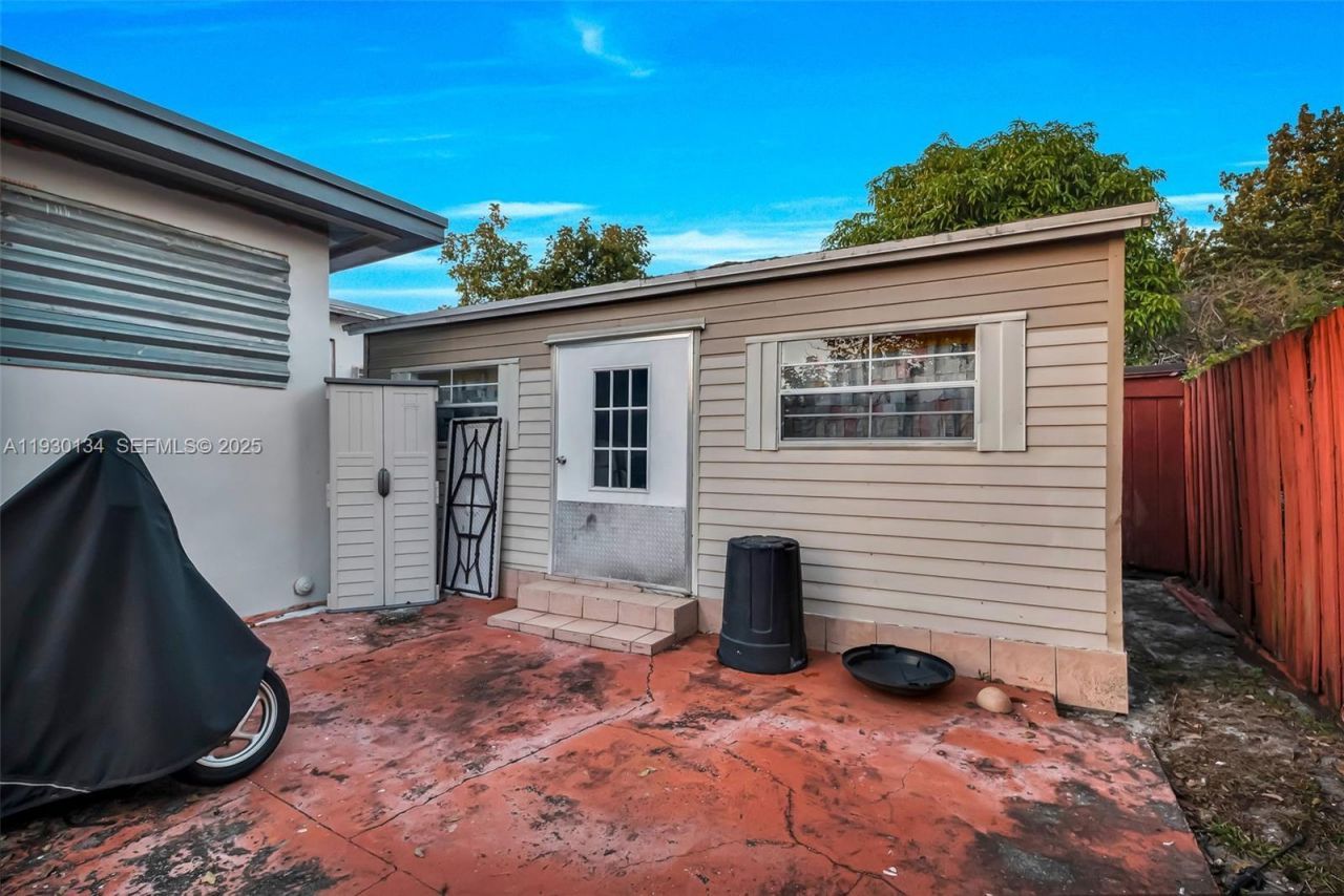 115 NW 56th Ave, Miami, FL 33126 Photo