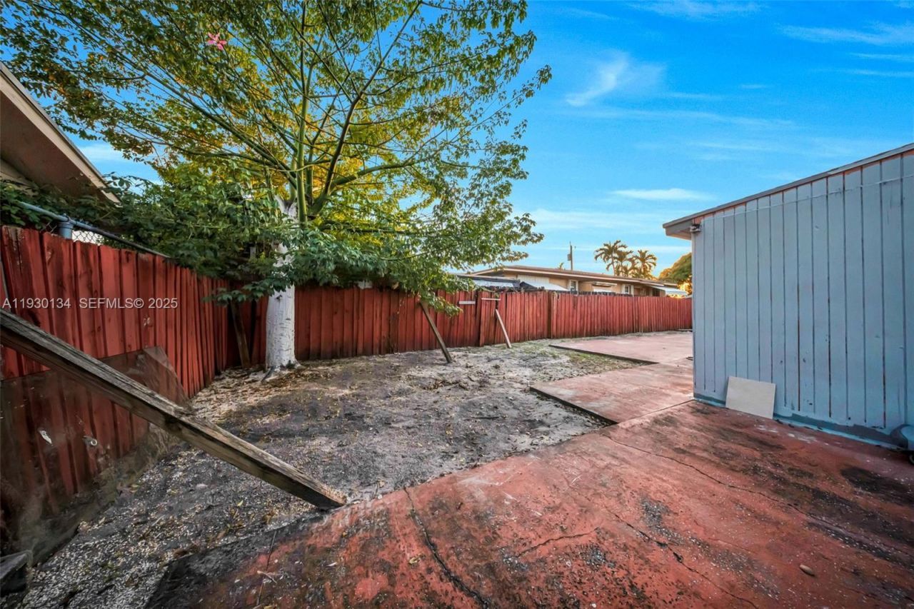 115 NW 56th Ave, Miami, FL 33126 Photo