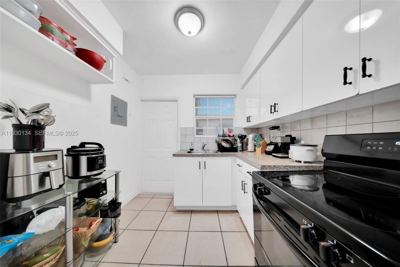 115 NW 56th Ave, Miami, FL 33126 Photo