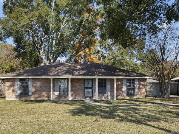 10815 Stanley Aubin Ln, Baton Rouge, LA 70816
