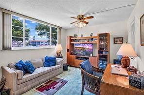 9511 N Hollybrook Lake Drive, Unit 207, Pembroke Pines, FL 33025 Photo