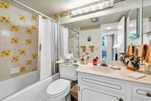 9511 N Hollybrook Lake Drive, Unit 207, Pembroke Pines, FL 33025 Photo