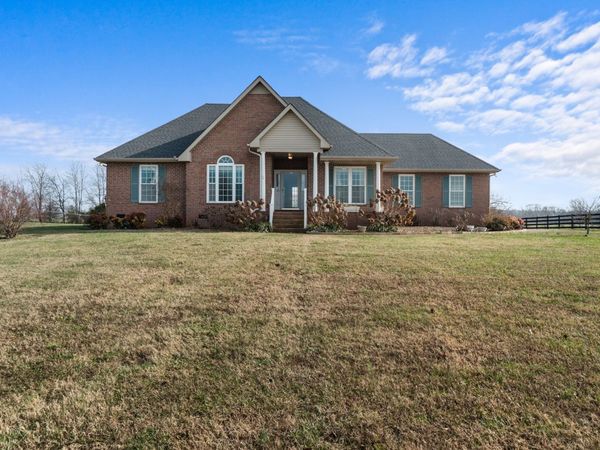 1010 Kamber Leigh Dr, Cedar Hill, TN 37032
