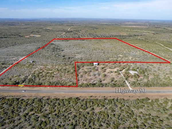 8686 us highway 90, Uvalde, TX 78801