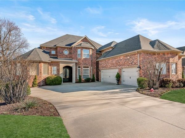 5209 S Sloan Circle, Rogers, AR 72758