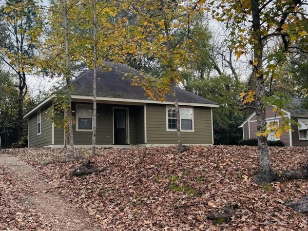 105 Melrose Avenue, Natchez, MS 39120