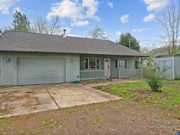 9620 Wells Landing Rd, Independence, OR 97351