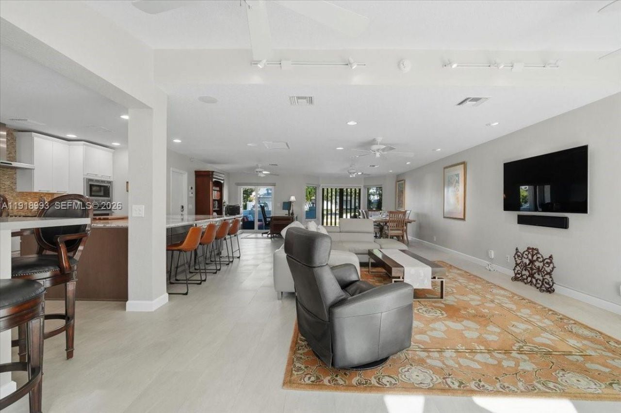 2662 NE 3rd St, Pompano Beach, FL 33062 Photo