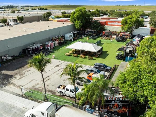 7070 NW 84th Ave, Medley, FL 33166