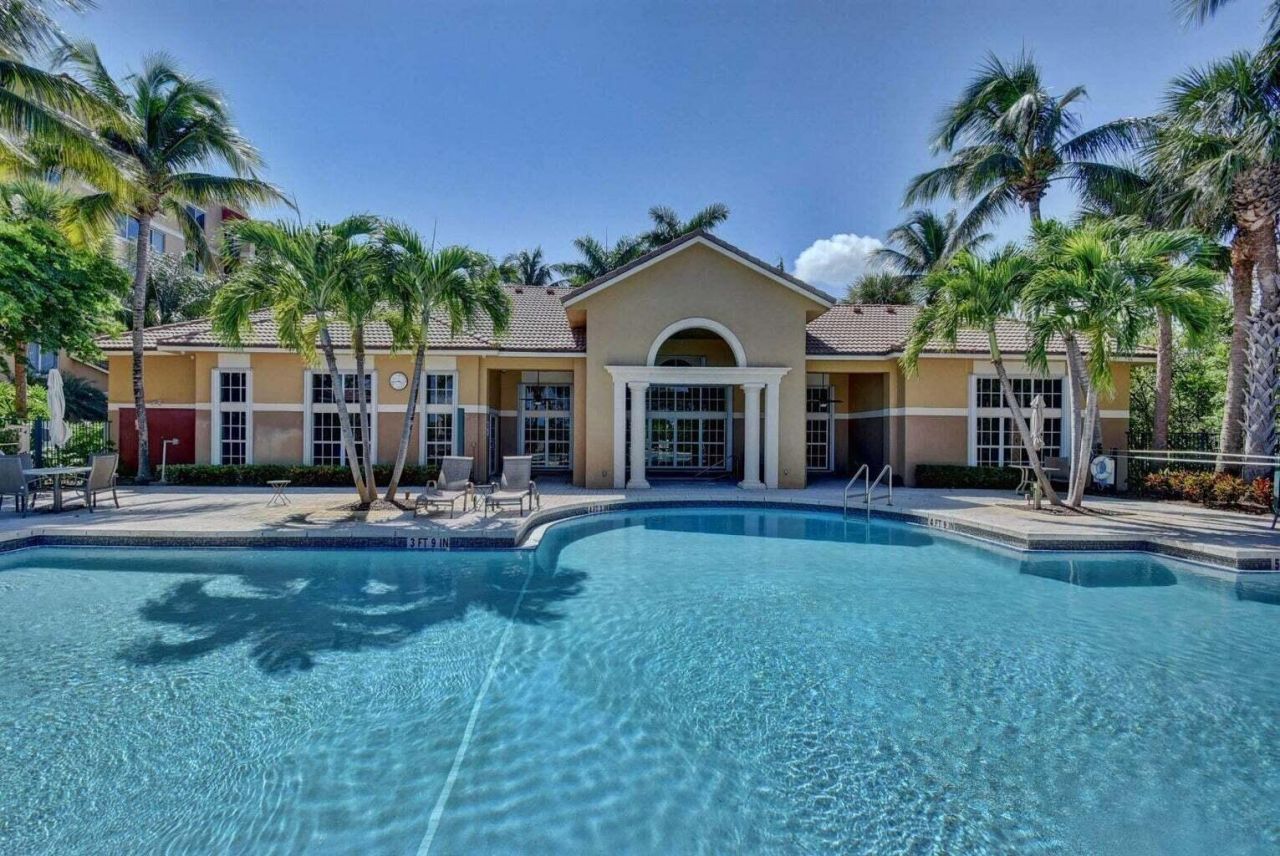 900 Scotia Drive, Unit 105, Hypoluxo, FL 33462 Photo