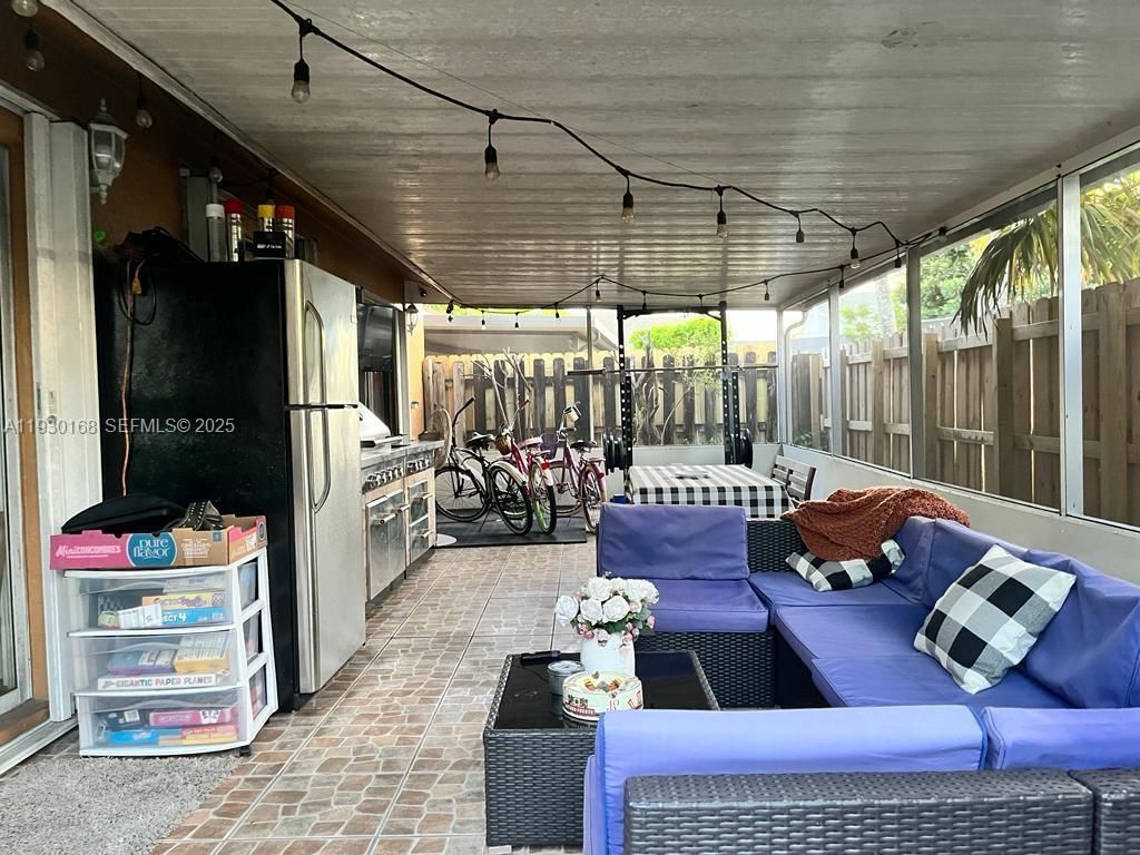 930 SW 109th Ave, Unit ., Pembroke Pines, FL 33025 Photo