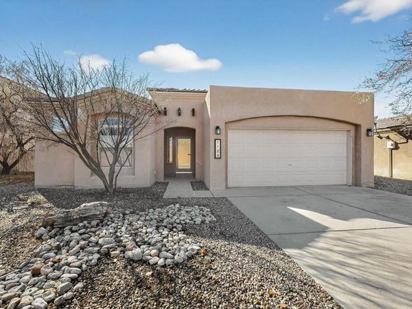 1124 Calle Corvo NE, Albuquerque, NM 87113