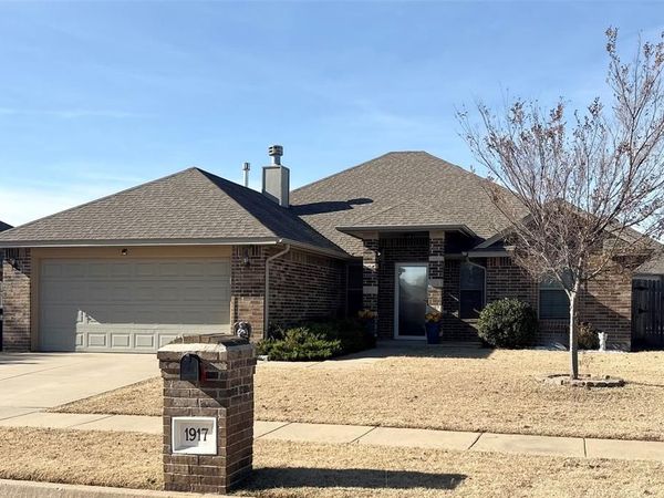 1917 Hebron Court, Yukon, OK 73099