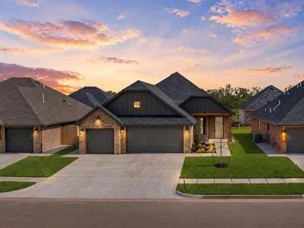 5104 Misty Wood Lane, Mustang, OK 73064