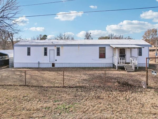 303 S 1st Street, Rush Springs, OK 73082