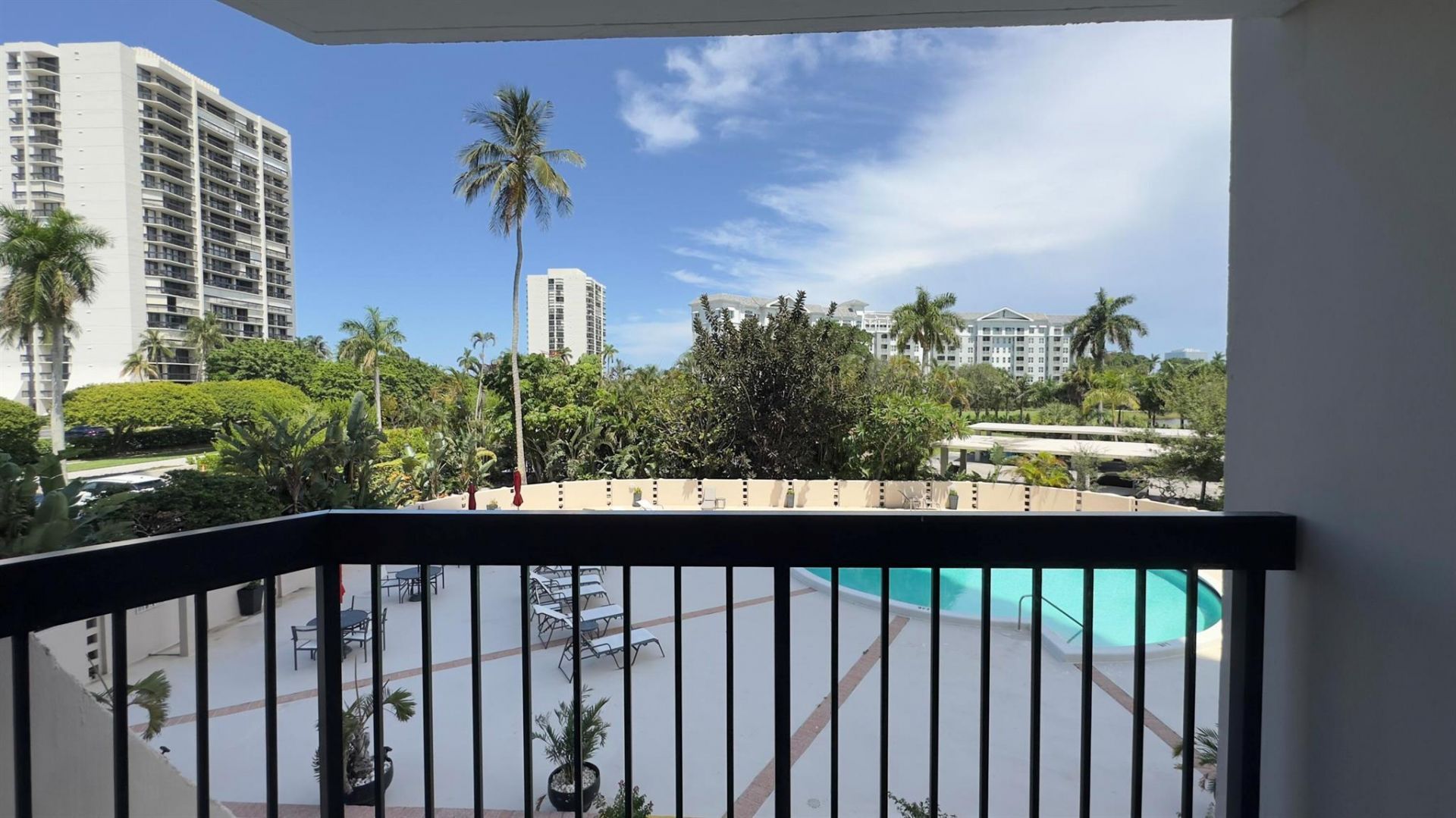 2425 Presidential Way, Unit 203, West Palm Beach, FL 33401 Photo