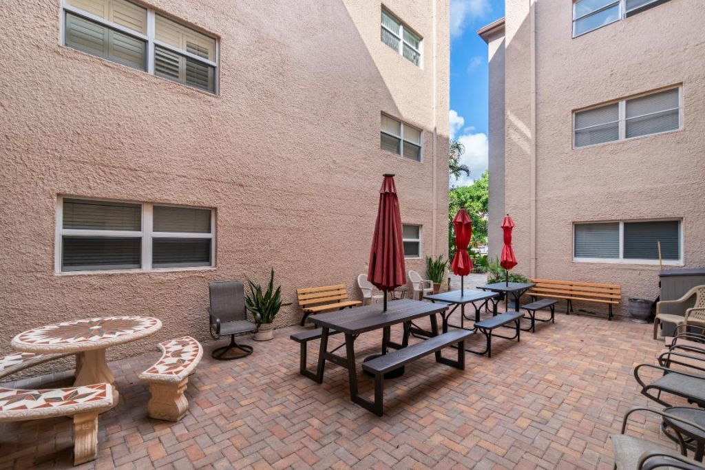 2615 NE 1st Court, Unit 303, Boynton Beach, FL 33435 Photo