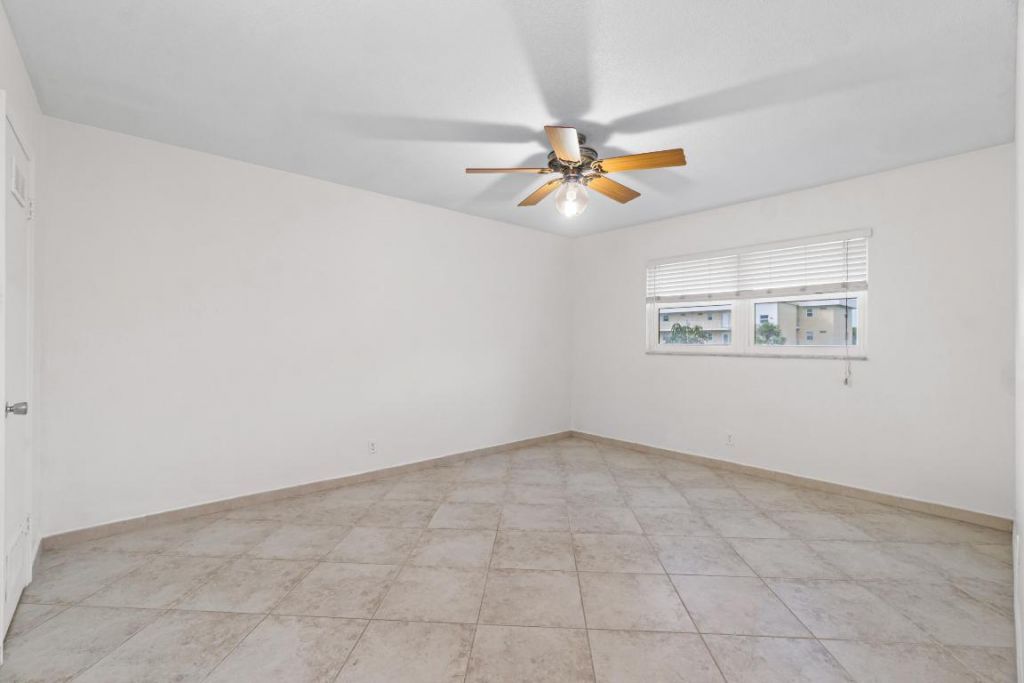 2615 NE 1st Court, Unit 303, Boynton Beach, FL 33435 Photo