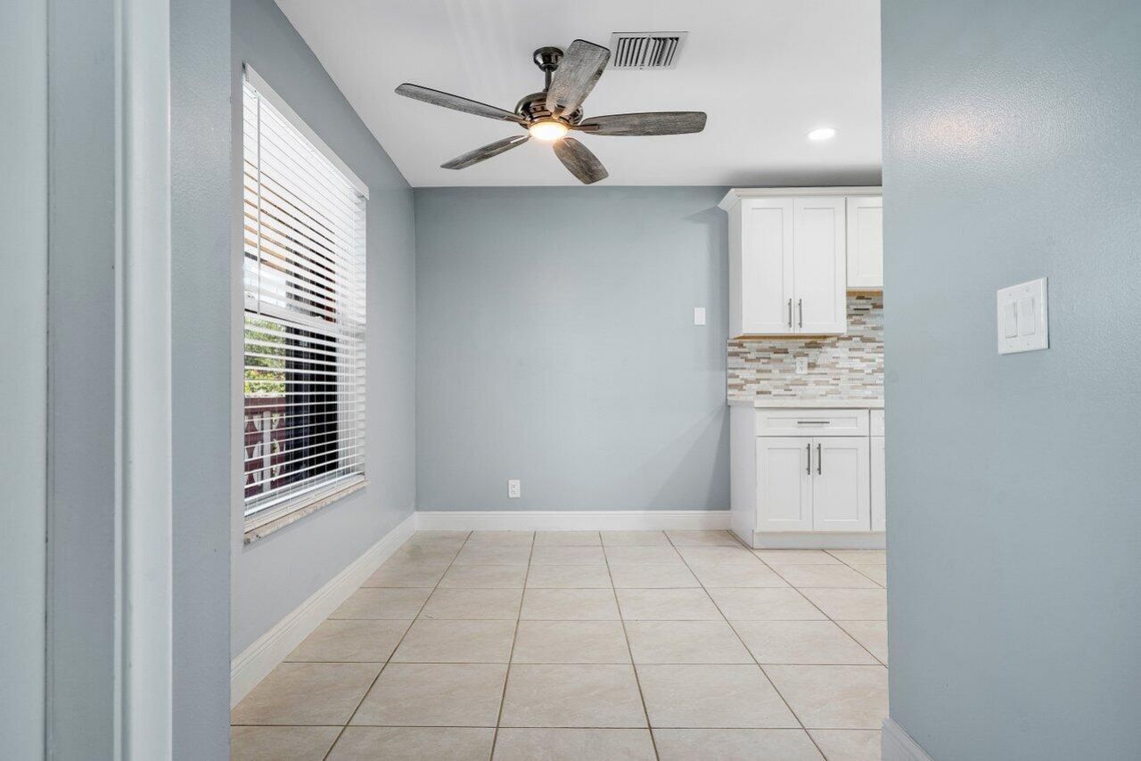 1740 NW 19th Terrace, Unit 204, Delray Beach, FL 33445 Photo