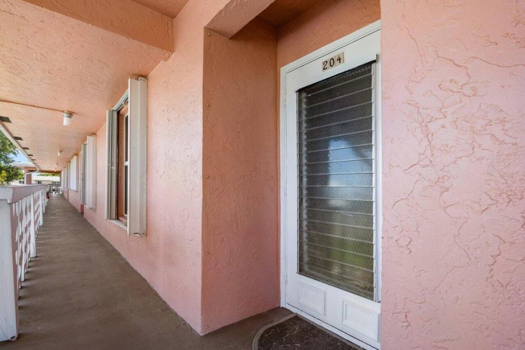 1740 NW 19th Terrace, Unit 204, Delray Beach, FL 33445 Photo