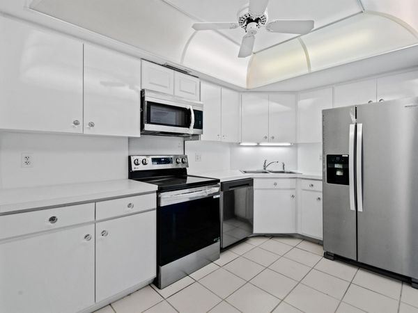 2425 Presidential Way, Unit 801, West Palm Beach, FL 33401