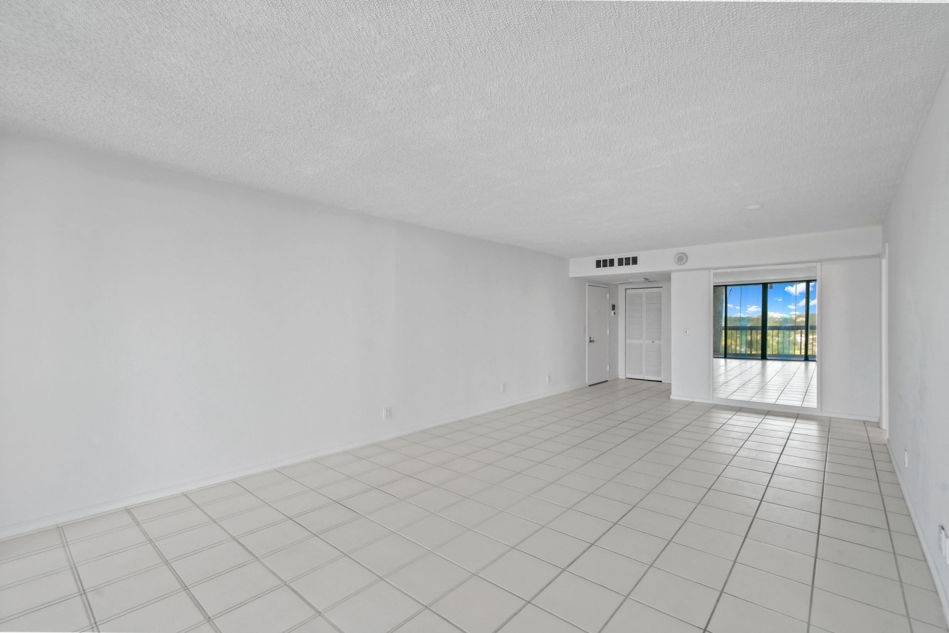 2425 Presidential Way, Unit 801, West Palm Beach, FL 33401 Photo