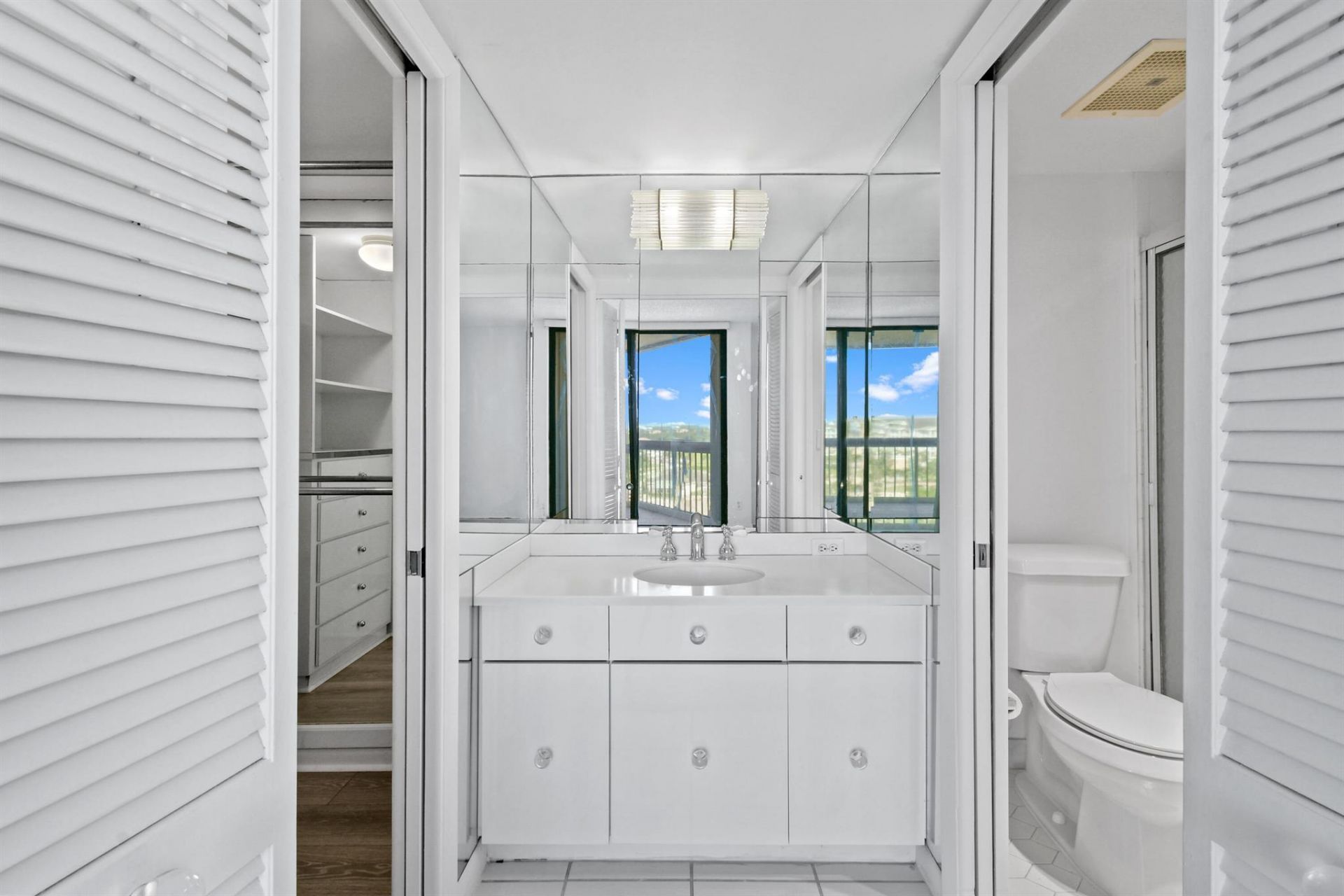 2425 Presidential Way, Unit 801, West Palm Beach, FL 33401 Photo