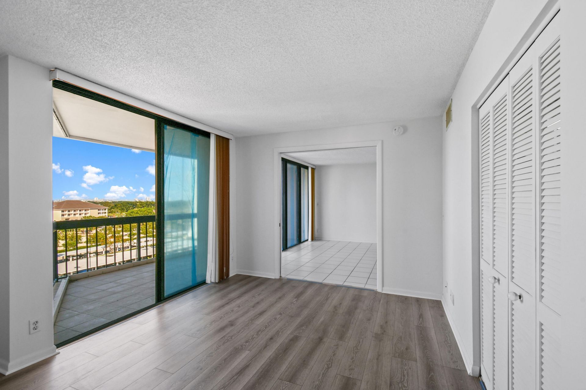 2425 Presidential Way, Unit 801, West Palm Beach, FL 33401 Photo