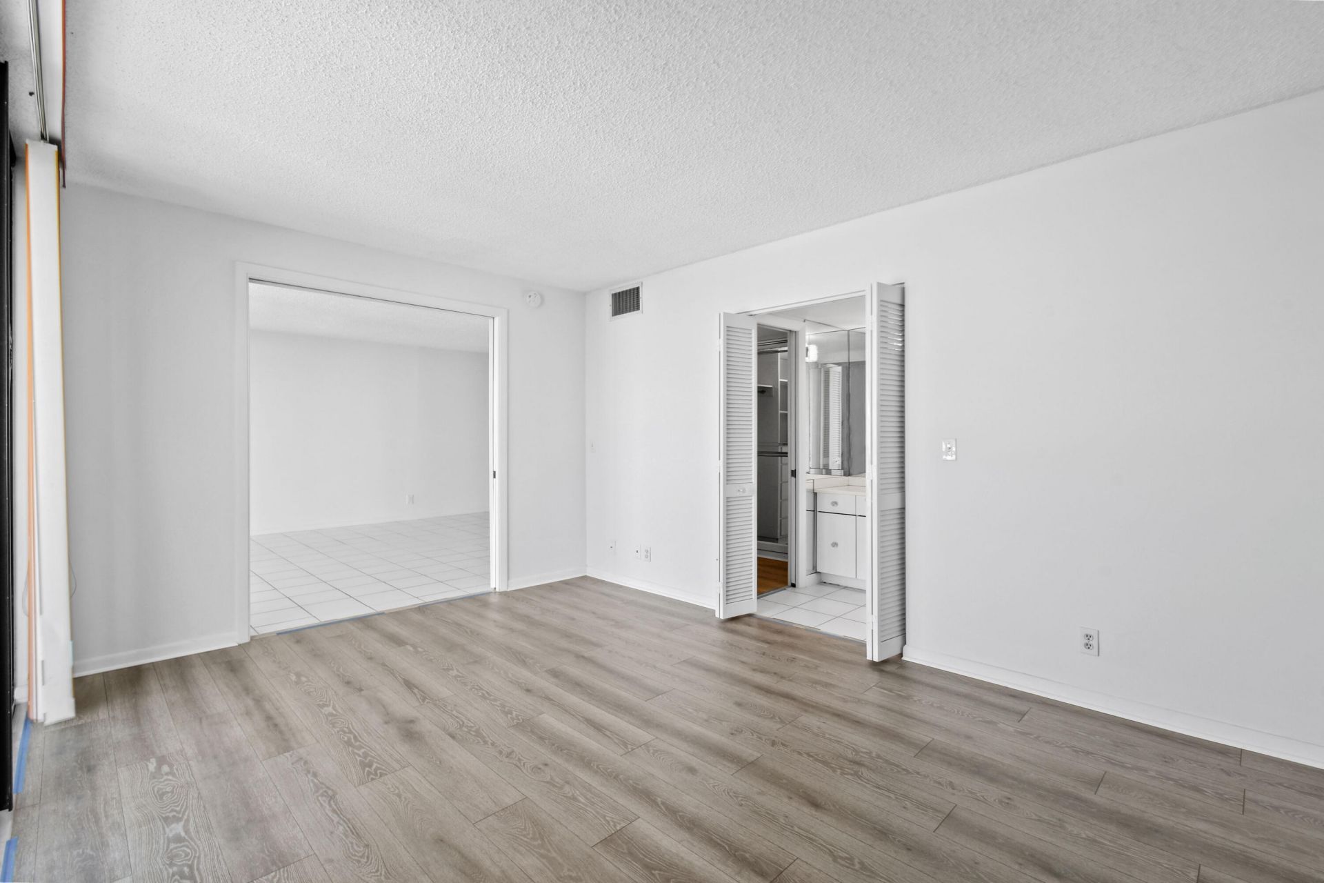 2425 Presidential Way, Unit 801, West Palm Beach, FL 33401 Photo