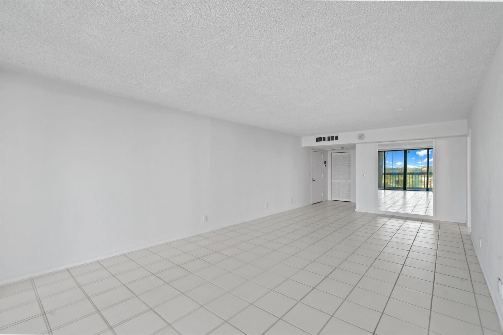 2425 Presidential Way, Unit 801, West Palm Beach, FL 33401 Photo