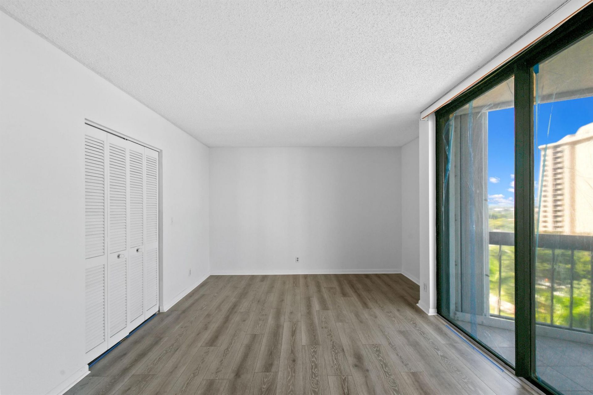 2425 Presidential Way, Unit 801, West Palm Beach, FL 33401 Photo