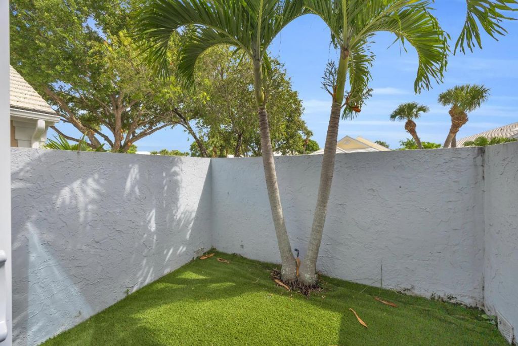 39 Dorchester Circle, Palm Beach Gardens, FL 33418 Photo