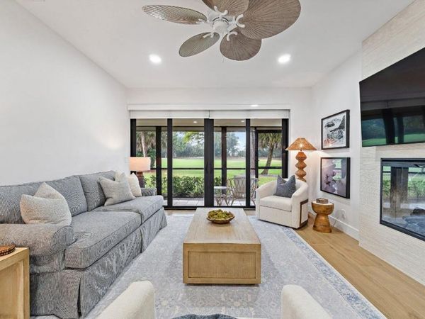 150 Old Meadow Way, Palm Beach Gardens, FL 33418