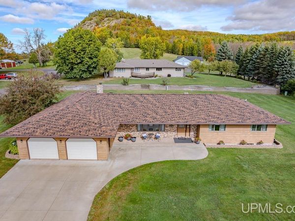 1002 E Gold Street, Bessemer, MI 49911
